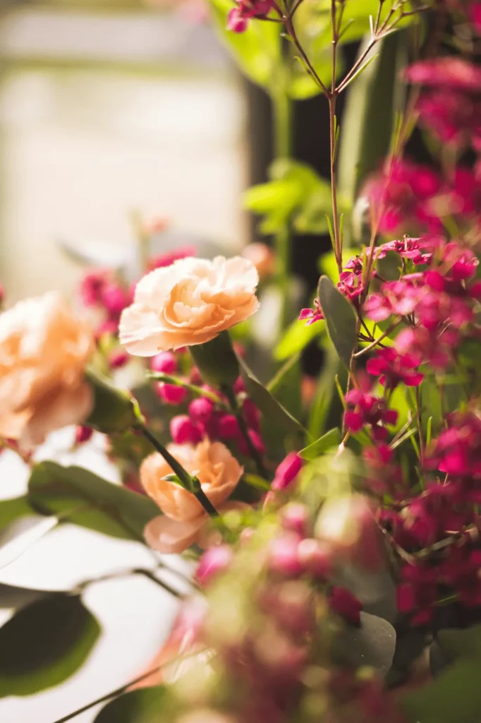 Mélange de fleurs tons rose